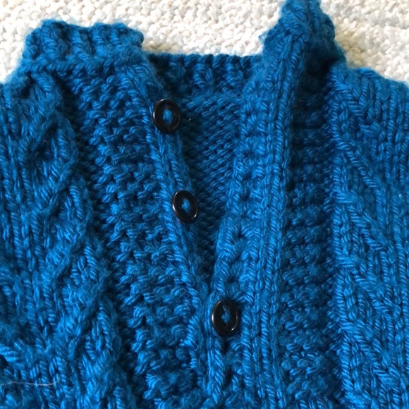 Hand knitted sweater. Size 5T. - Picture 2 of 3